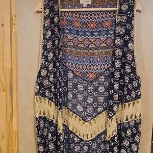 Umgee Vest Women's size L🤍🤍🤍